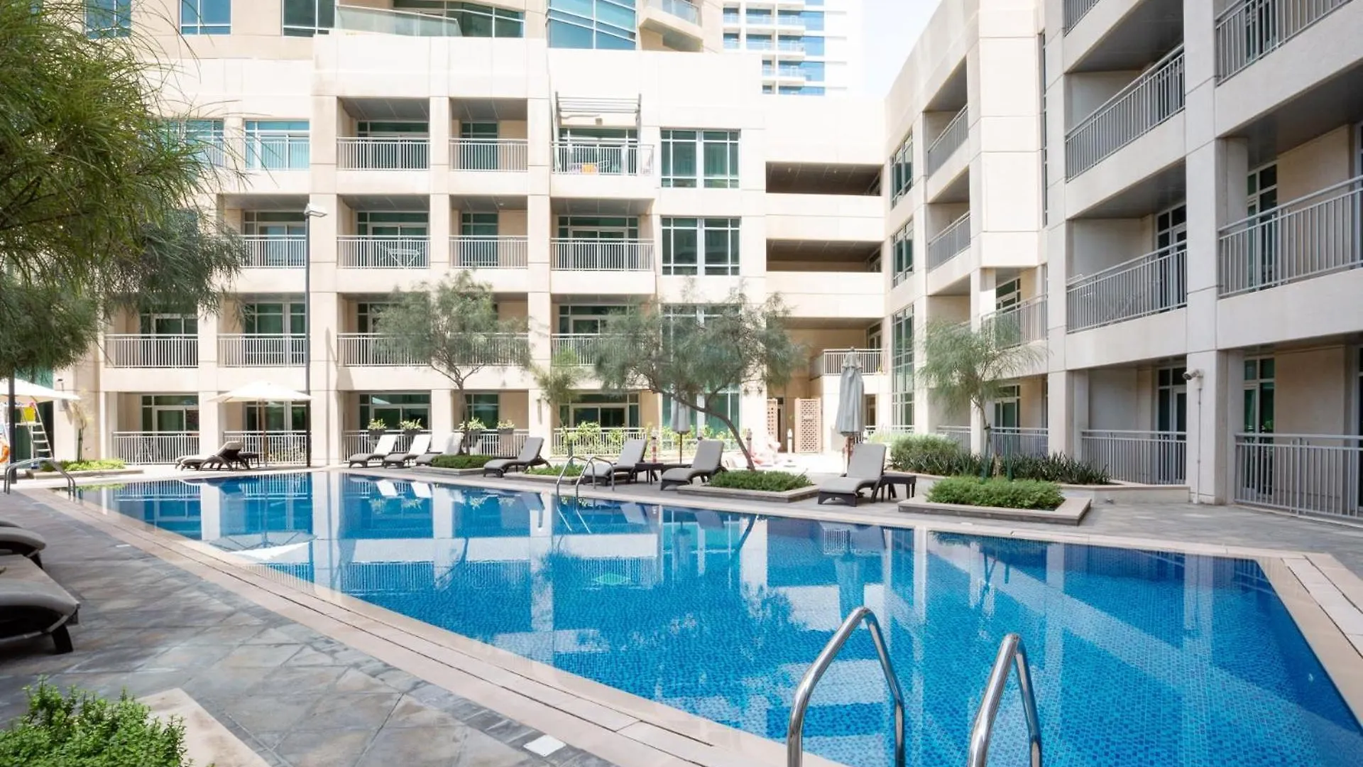 Apartment Frank Porter - Burj Views West Dubai